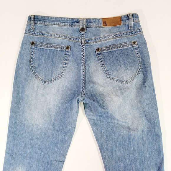 RUE BLUE ♡ Sweet Thin Stretchy Comfy Denim Faded 'n Distressed Blue Jeans 8 - Picture 4 of 14